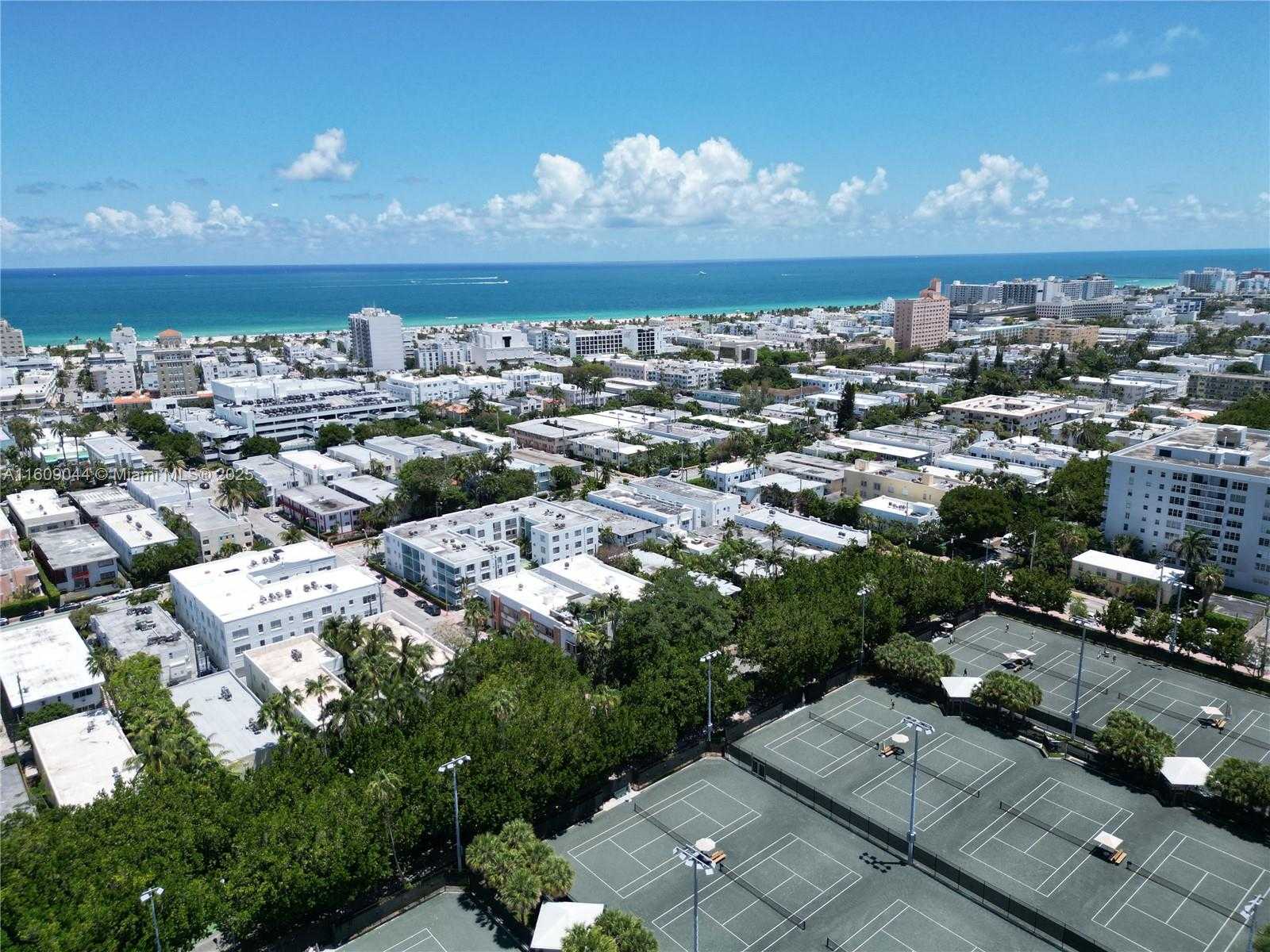Small Image of 730 12TH ST #10, Miami Beach Number 2