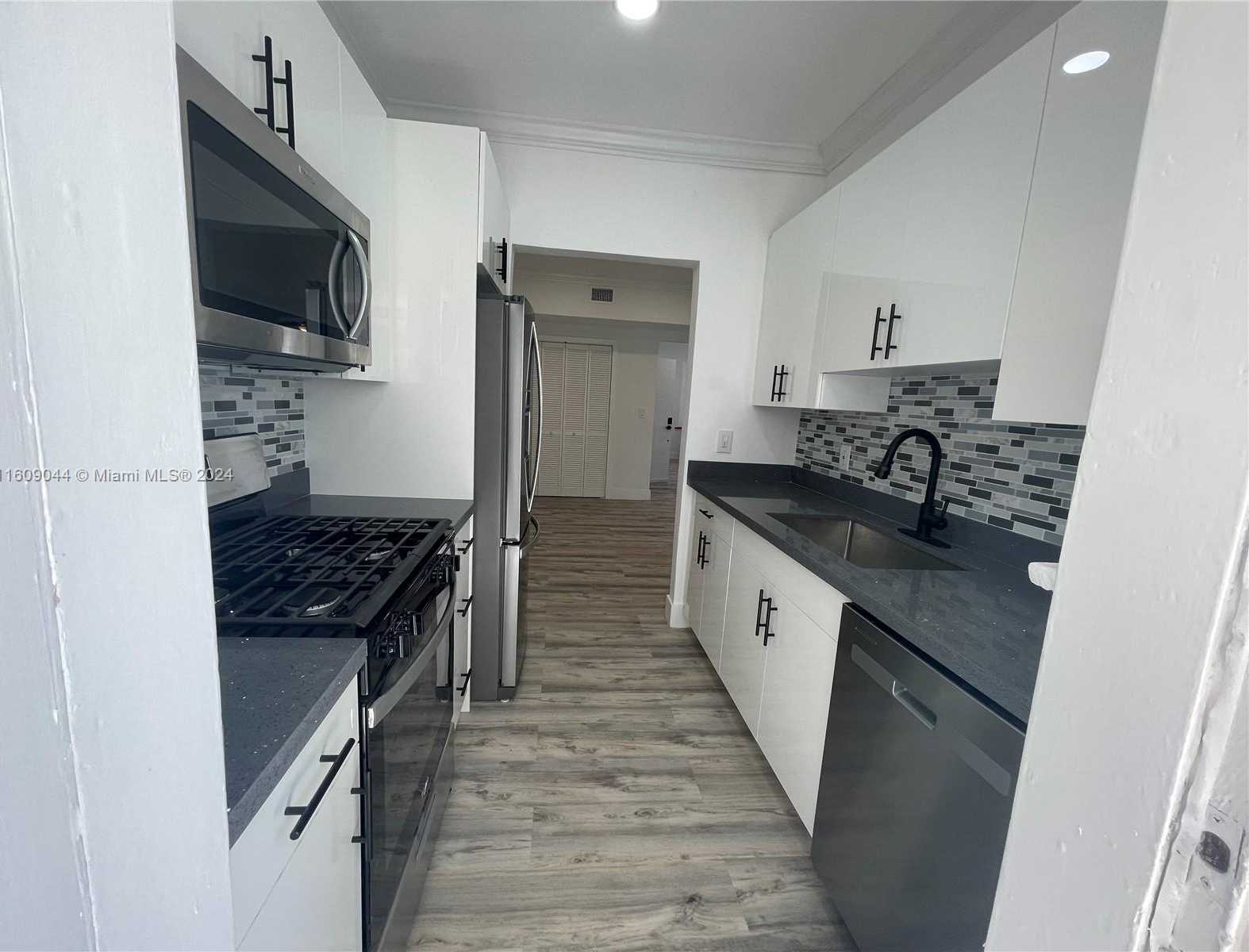 Small Image of 730 12TH ST #10, Miami Beach Number 26