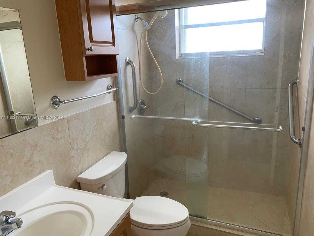Small Image of 2200 Taylor St, Hollywood, FL 33020, USA Number 11