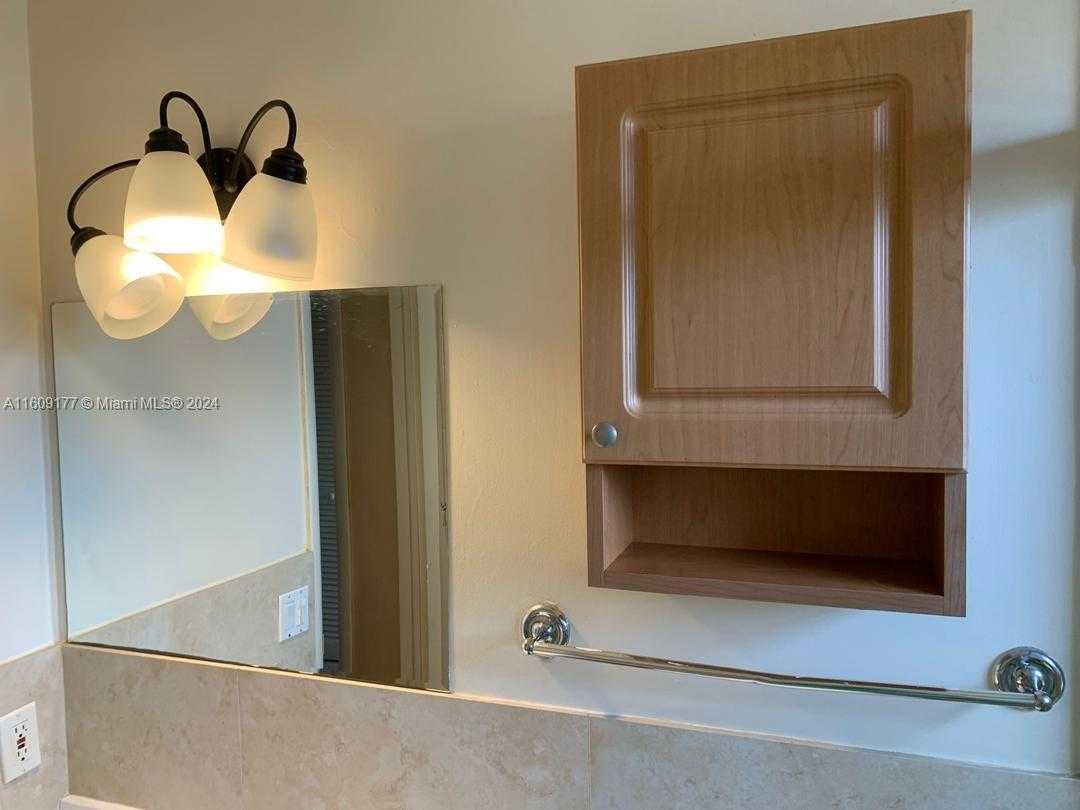 Small Image of 2200 Taylor St, Hollywood, FL 33020, USA Number 13