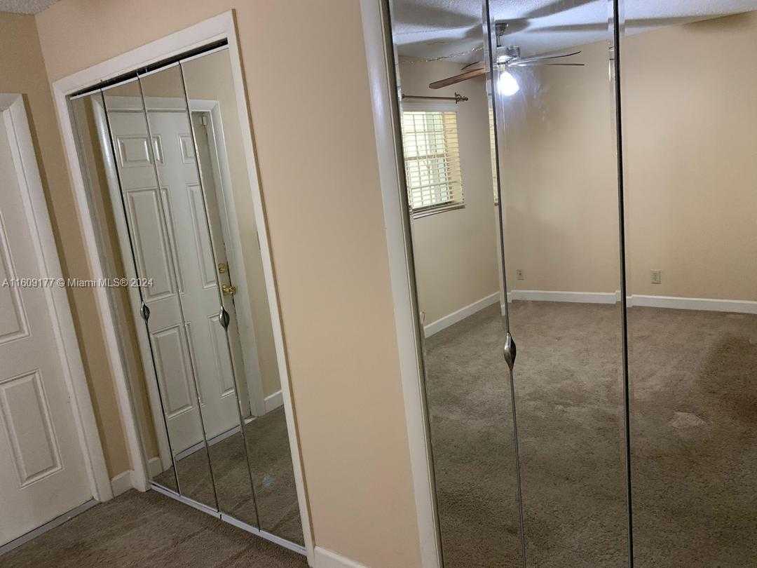 Small Image of 2200 Taylor St, Hollywood, FL 33020, USA Number 23