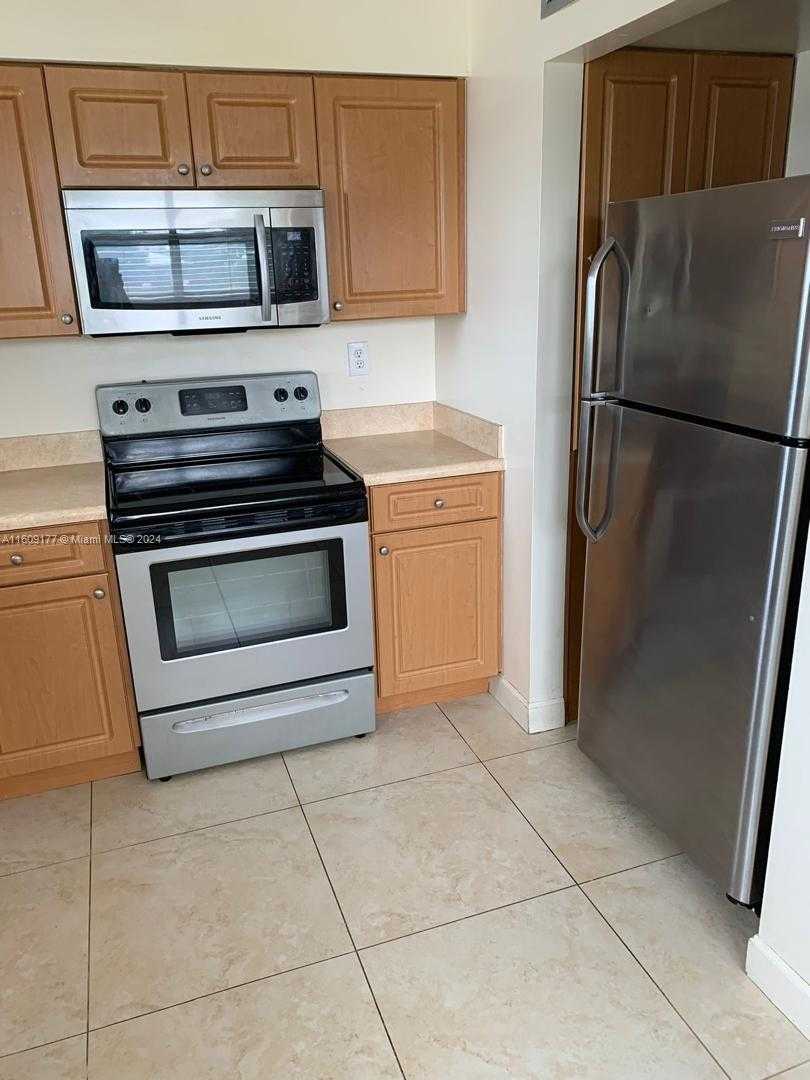 Small Image of 2200 Taylor St, Hollywood, FL 33020, USA Number 4