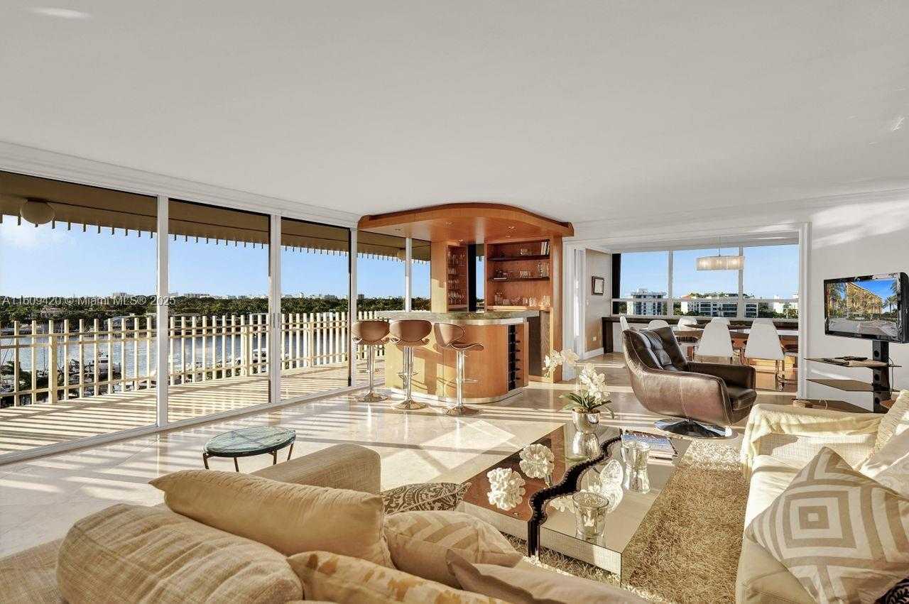 Small Image of 3 GROVE ISLE DR #C710, Miami Number 11