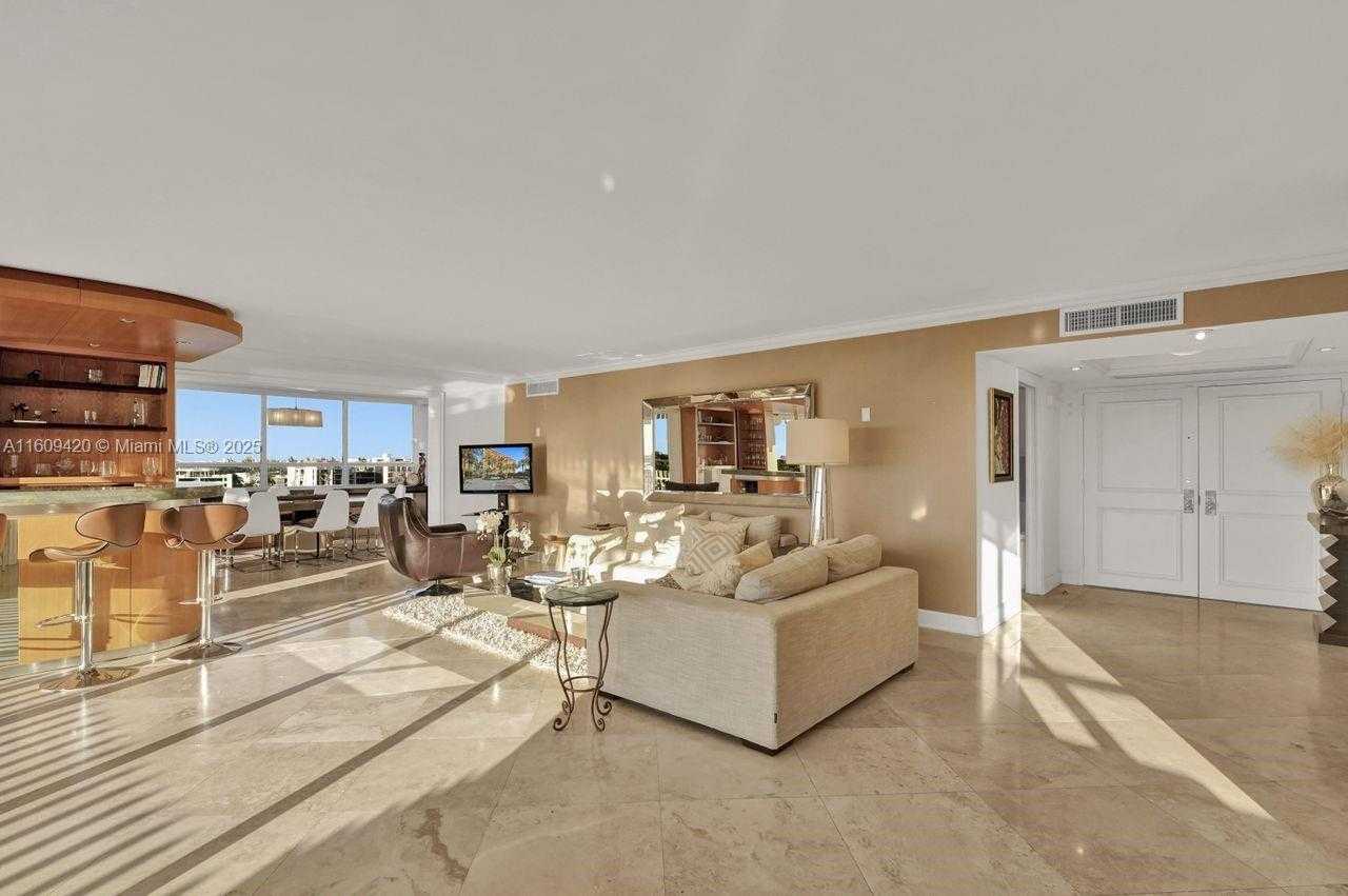 Small Image of 3 GROVE ISLE DR #C710, Miami Number 12