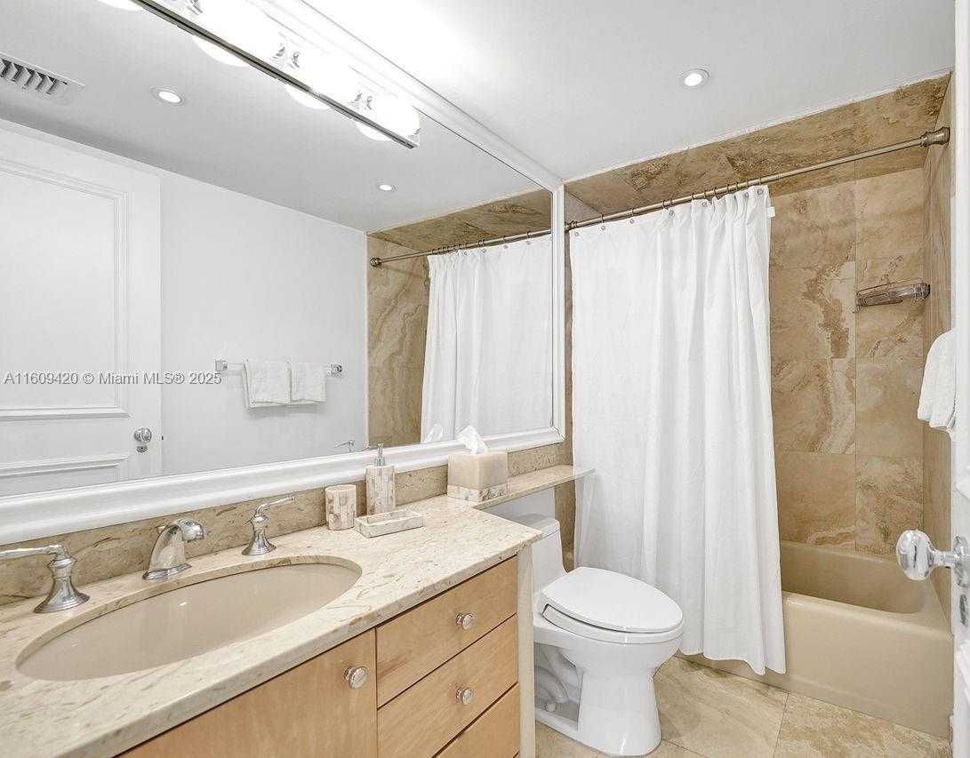 Small Image of 3 GROVE ISLE DR #C710, Miami Number 17