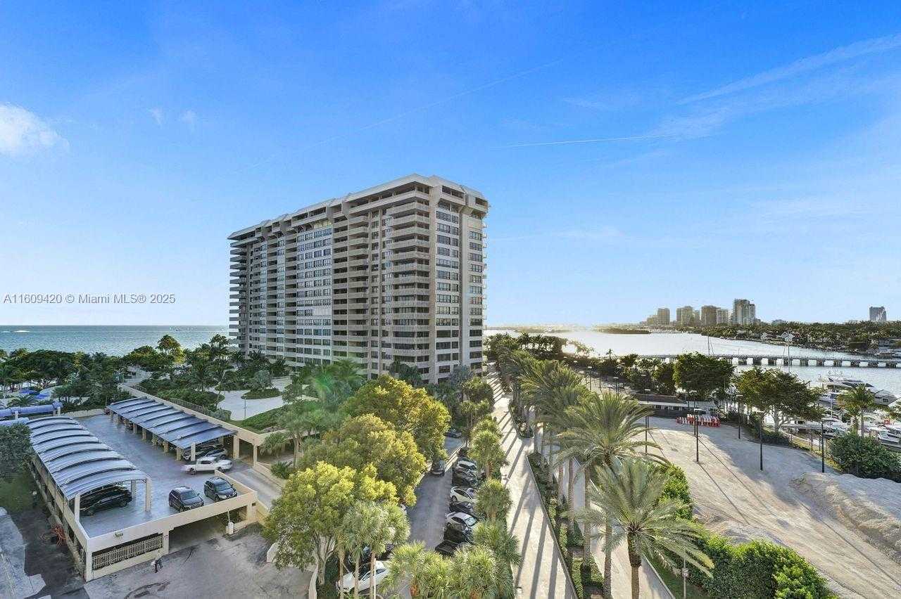 Small Image of 3 GROVE ISLE DR #C710, Miami Number 28