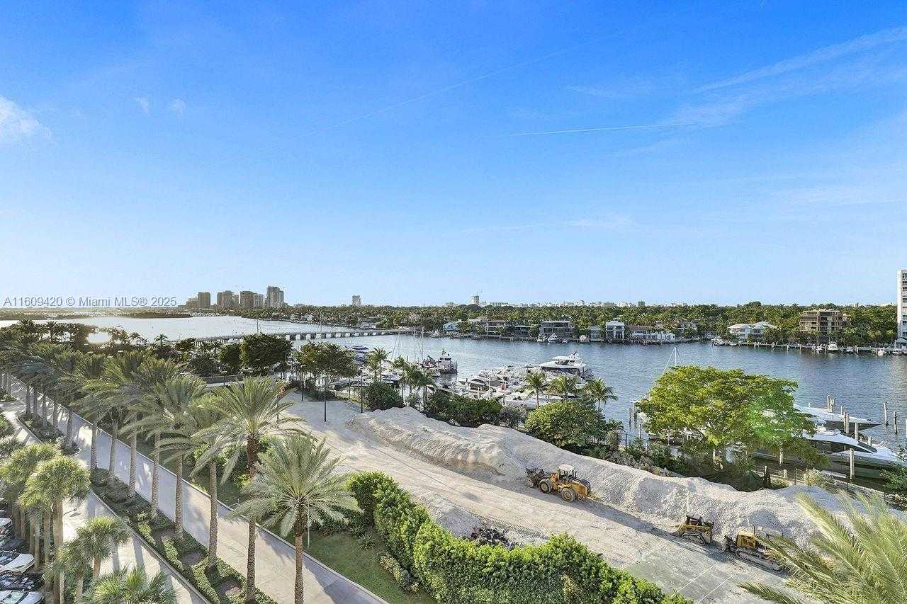 Small Image of 3 GROVE ISLE DR #C710, Miami Number 29