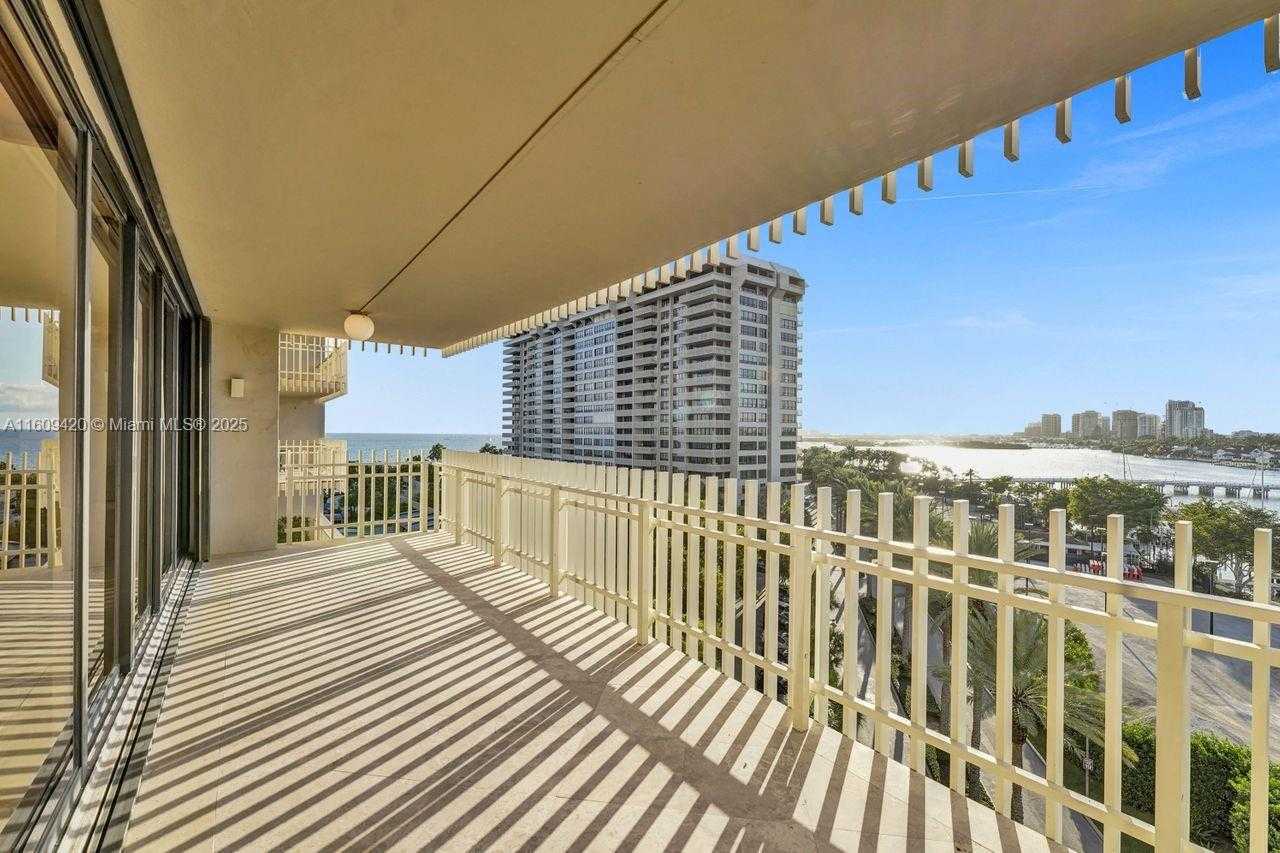 Small Image of 3 GROVE ISLE DR #C710, Miami Number 32