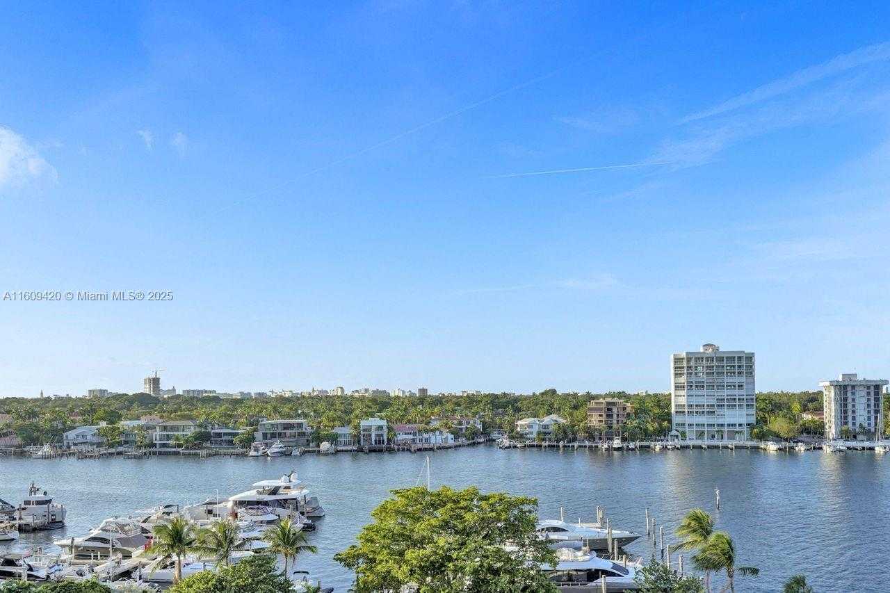 Small Image of 3 GROVE ISLE DR #C710, Miami Number 36