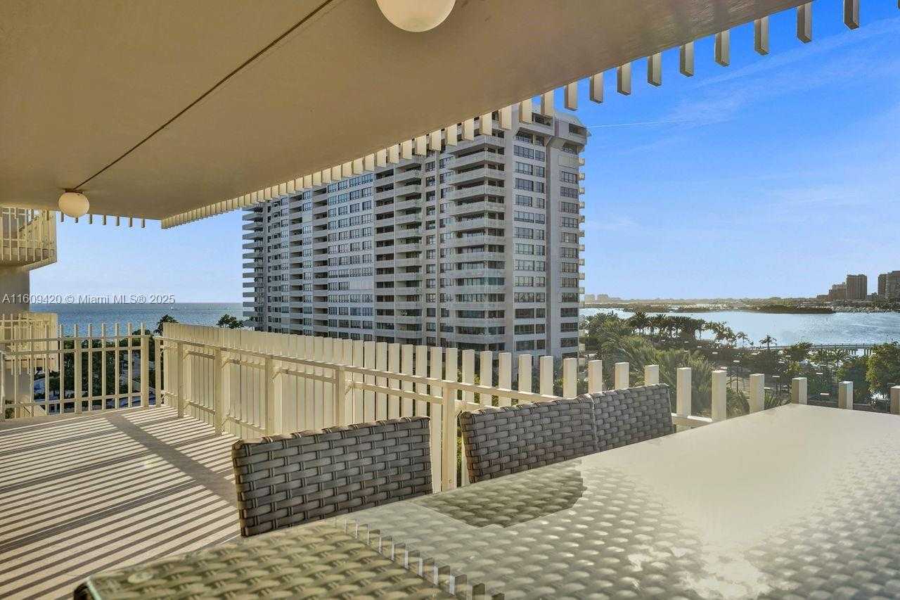 Small Image of 3 GROVE ISLE DR #C710, Miami Number 37