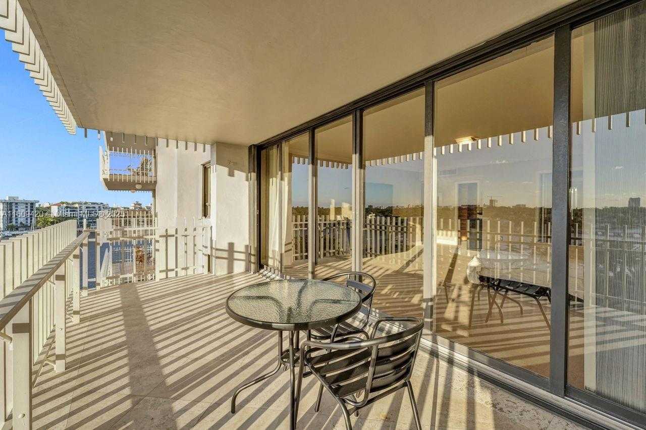 Small Image of 3 GROVE ISLE DR #C710, Miami Number 39