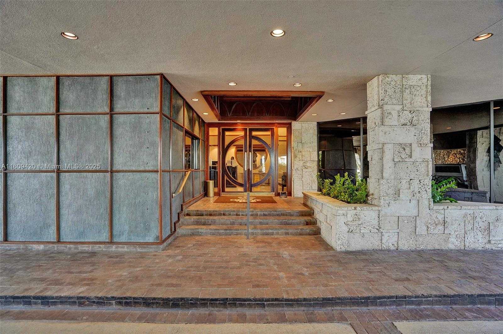 Small Image of 3 GROVE ISLE DR #C710, Miami Number 46