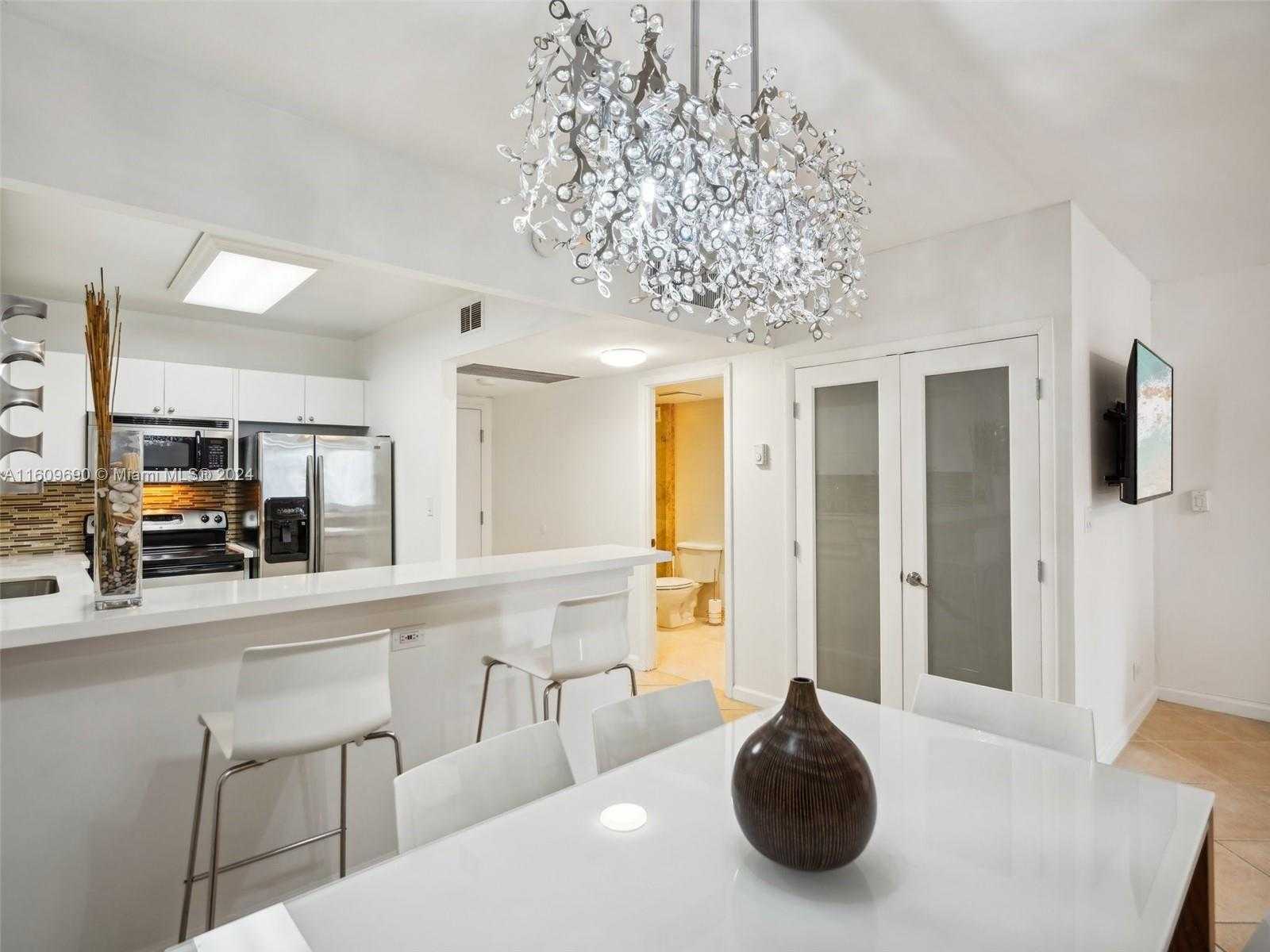 Small Image of 2301 COLLINS AVE #523, Miami Beach Number 10