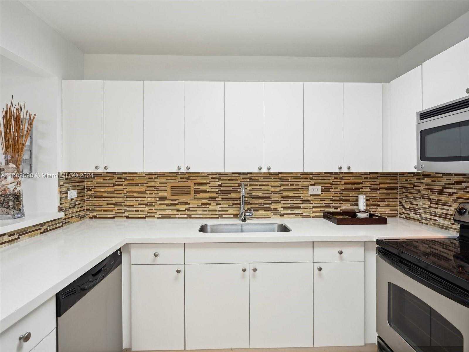 Small Image of 2301 COLLINS AVE #523, Miami Beach Number 14