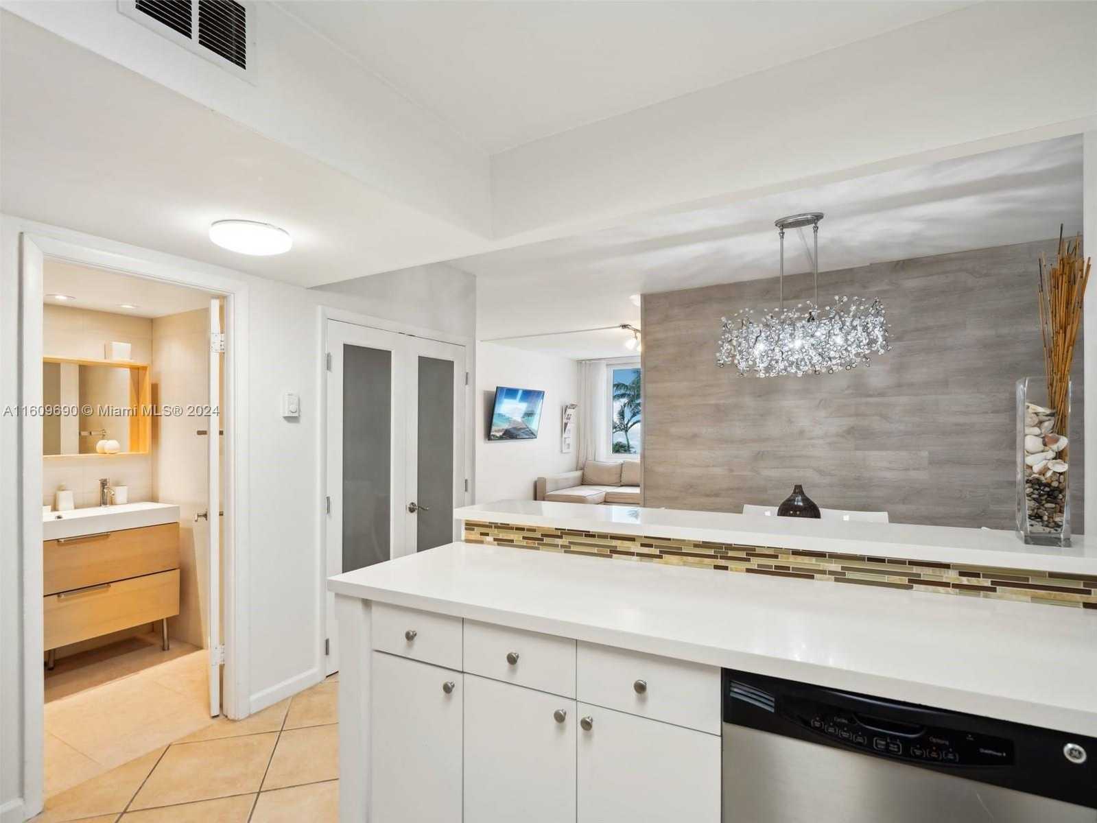 Small Image of 2301 COLLINS AVE #523, Miami Beach Number 16