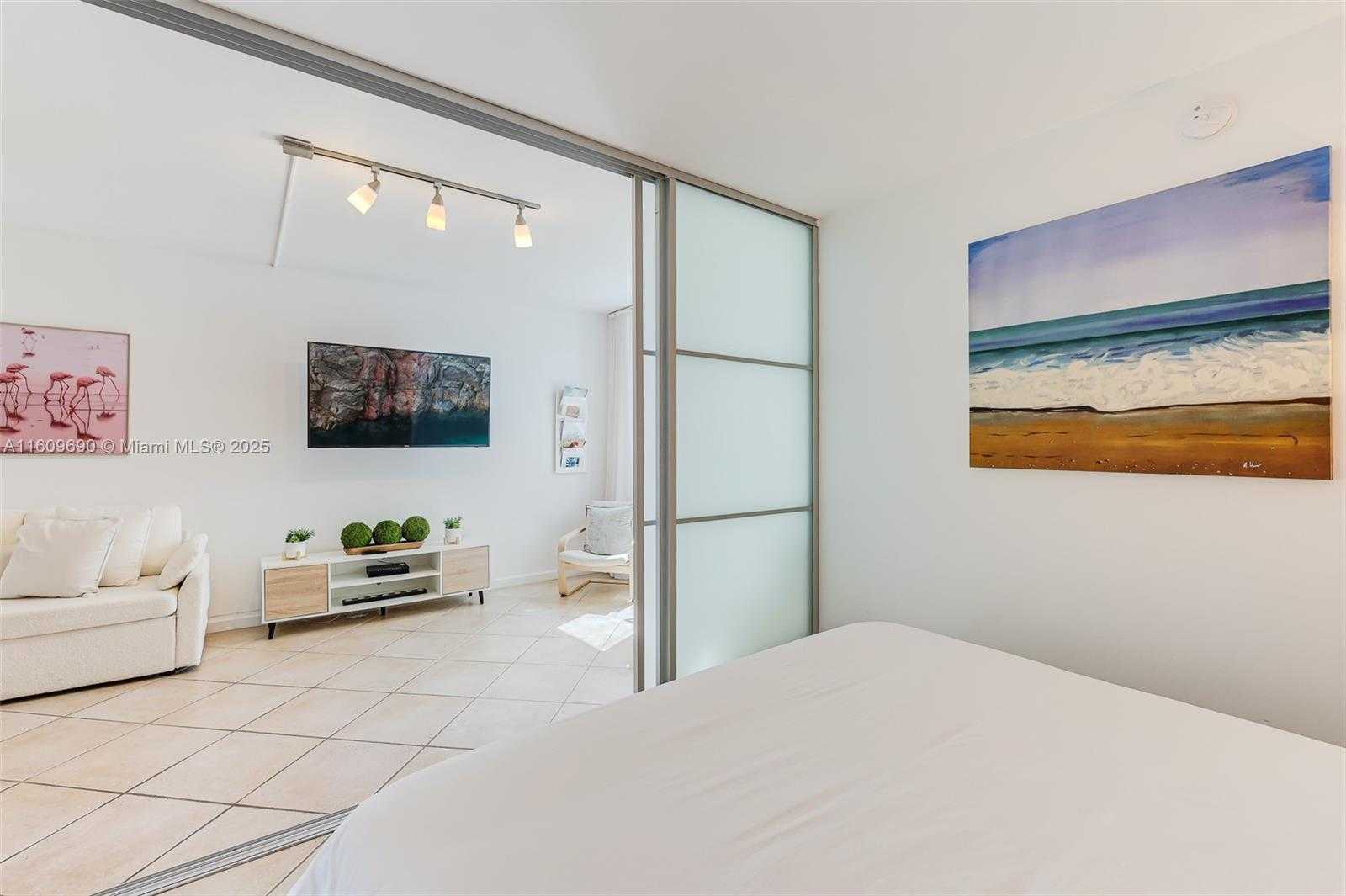 Small Image of 2301 COLLINS AVE #523, Miami Beach Number 33