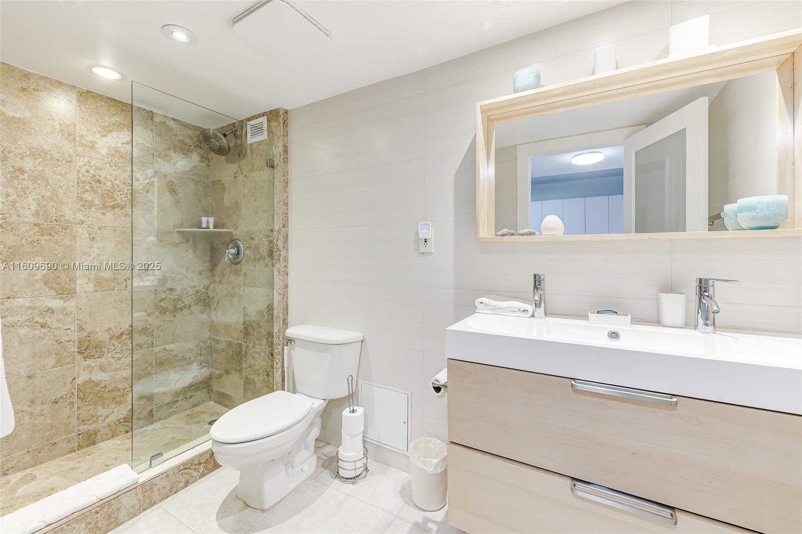 Small Image of 2301 COLLINS AVE #523, Miami Beach Number 34