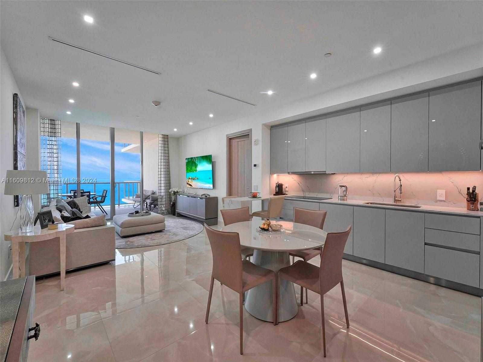 Small Image of 9703 #2501/03, Bal Harbour Number 10