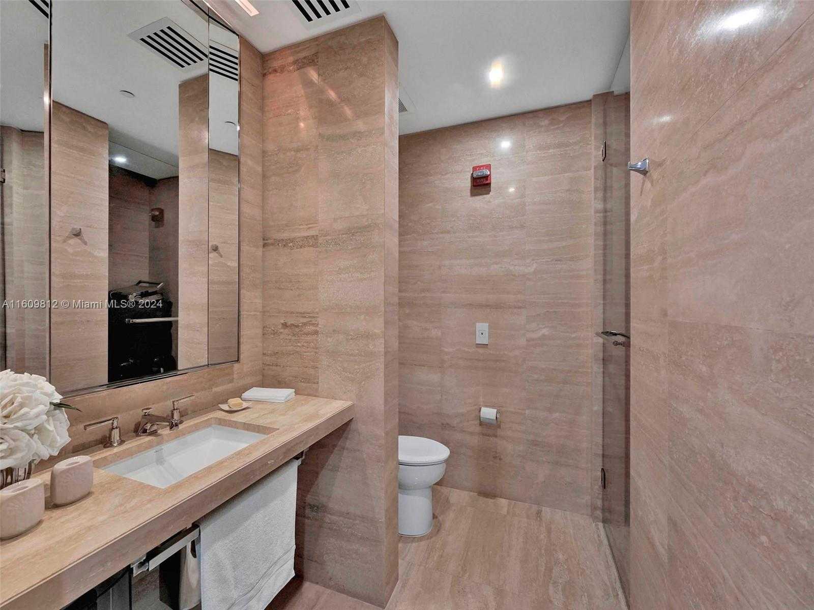 Small Image of 9703 #2501/03, Bal Harbour Number 12
