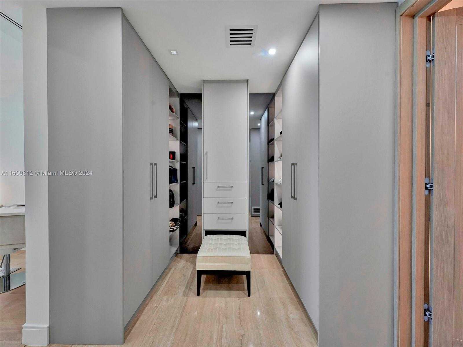 Small Image of 9703 #2501/03, Bal Harbour Number 22