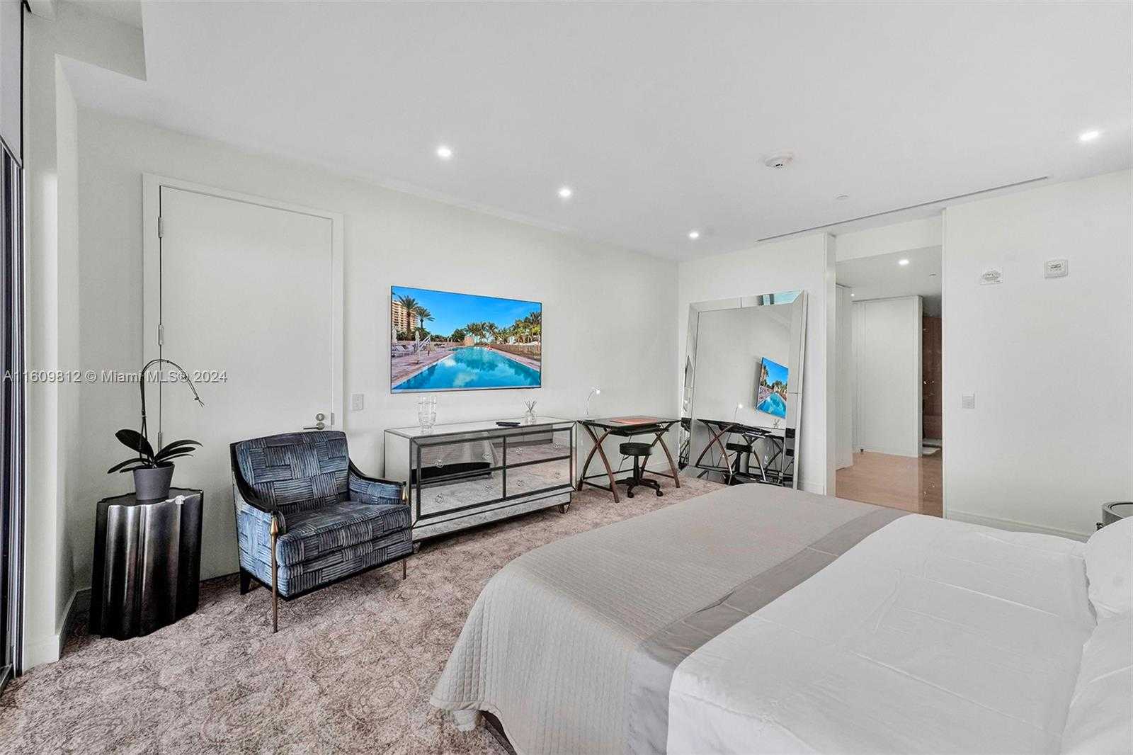Small Image of 9703 #2501/03, Bal Harbour Number 33