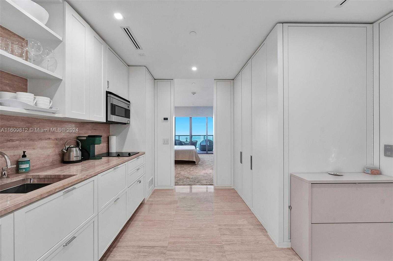 Small Image of 9703 #2501/03, Bal Harbour Number 48