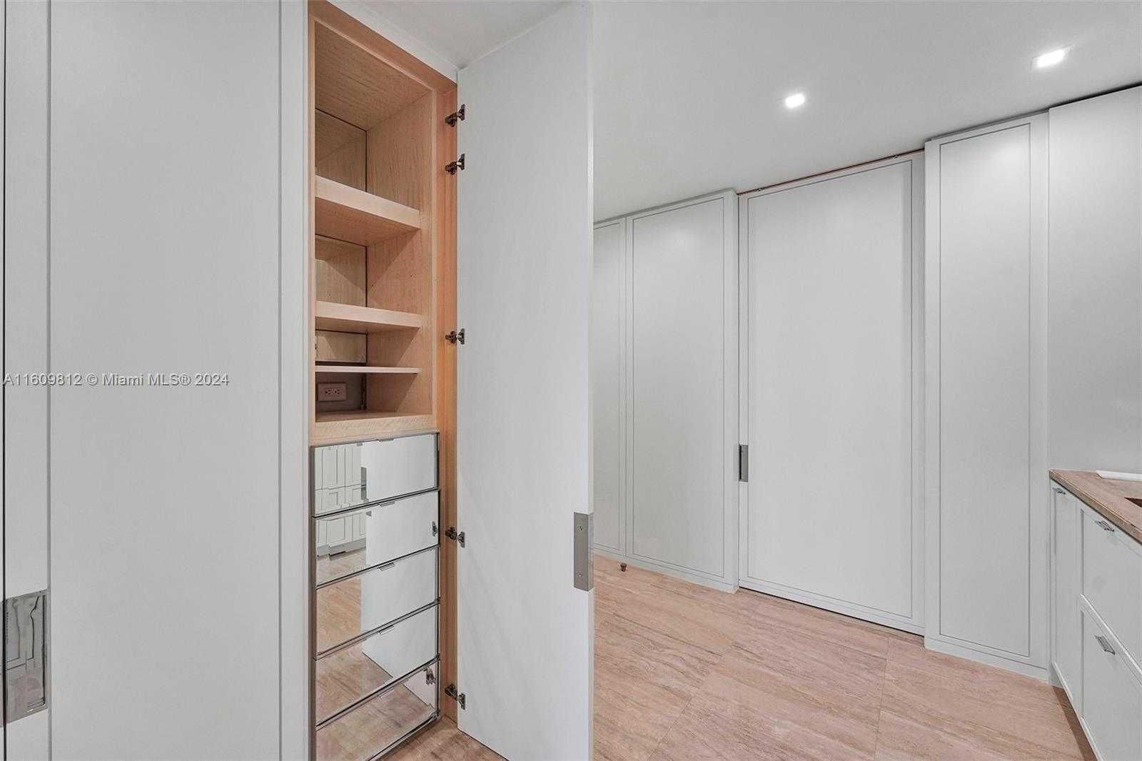 Small Image of 9703 #2501/03, Bal Harbour Number 53