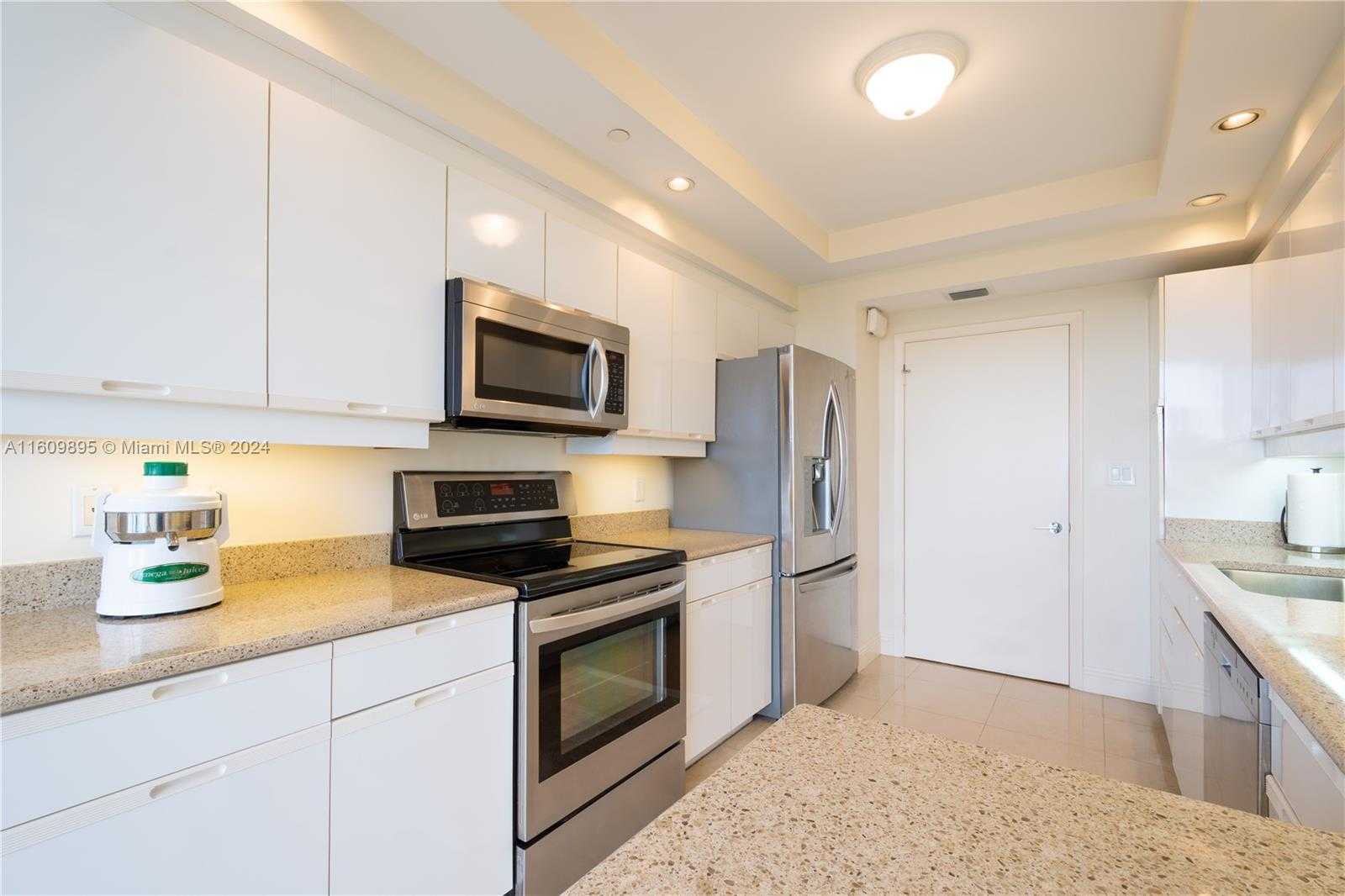 Small Image of 2000 ISLAND BLVD #910, Aventura Number 11