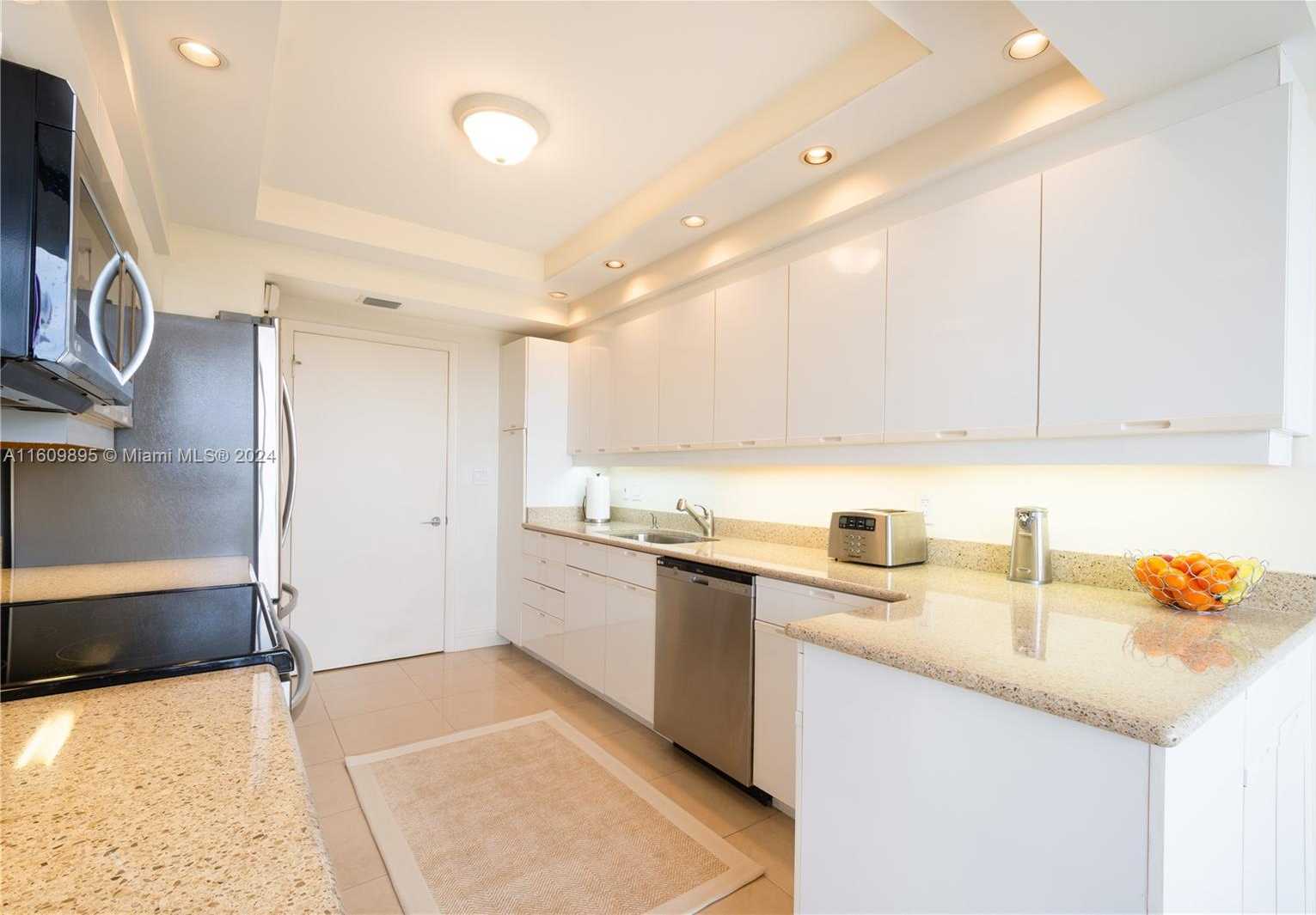 Small Image of 2000 ISLAND BLVD #910, Aventura Number 12