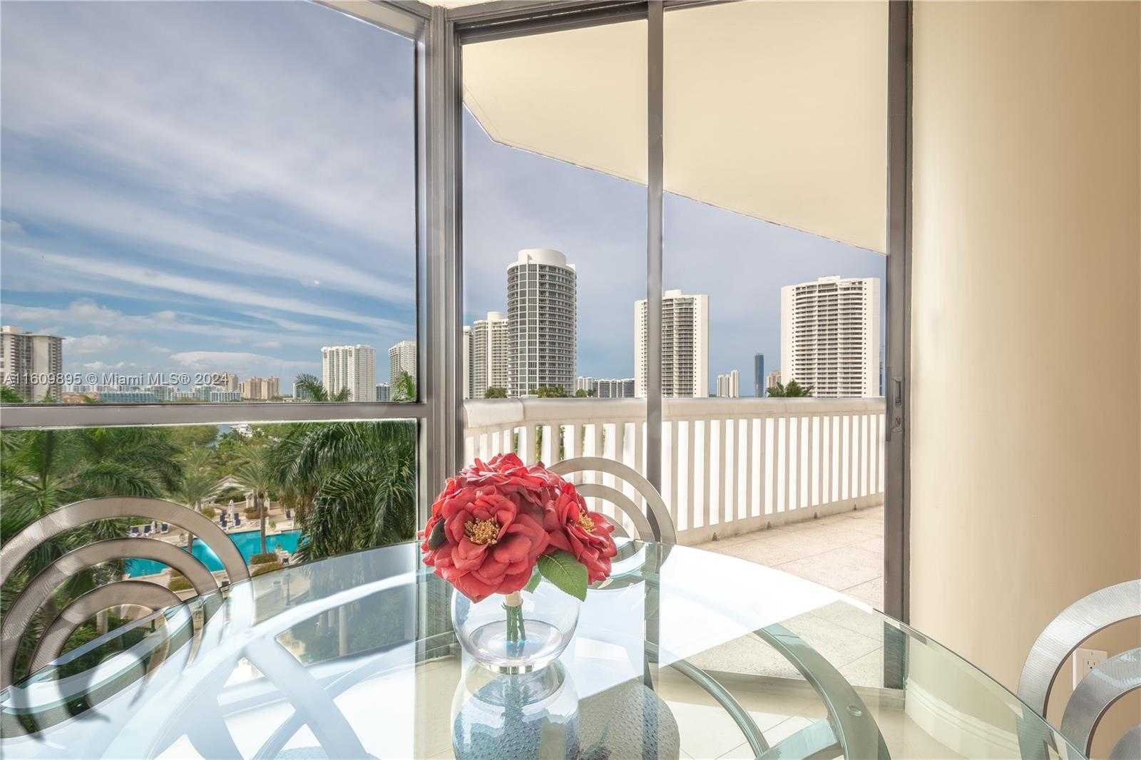 Small Image of 2000 ISLAND BLVD #910, Aventura Number 15