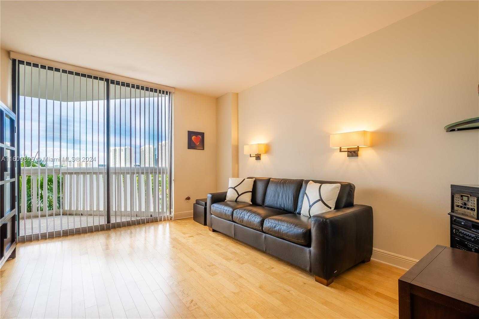 Small Image of 2000 ISLAND BLVD #910, Aventura Number 20