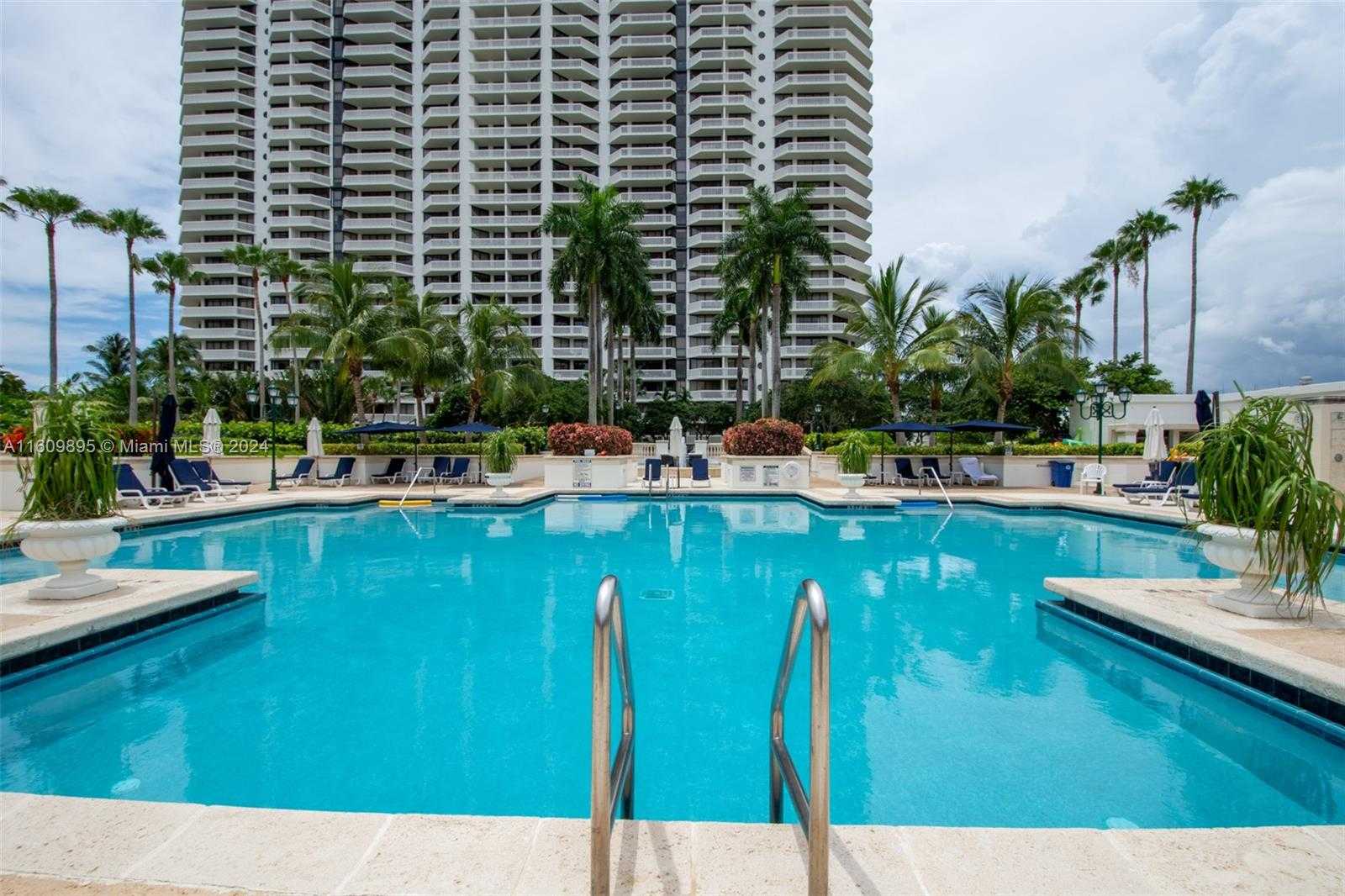 Small Image of 2000 ISLAND BLVD #910, Aventura Number 25