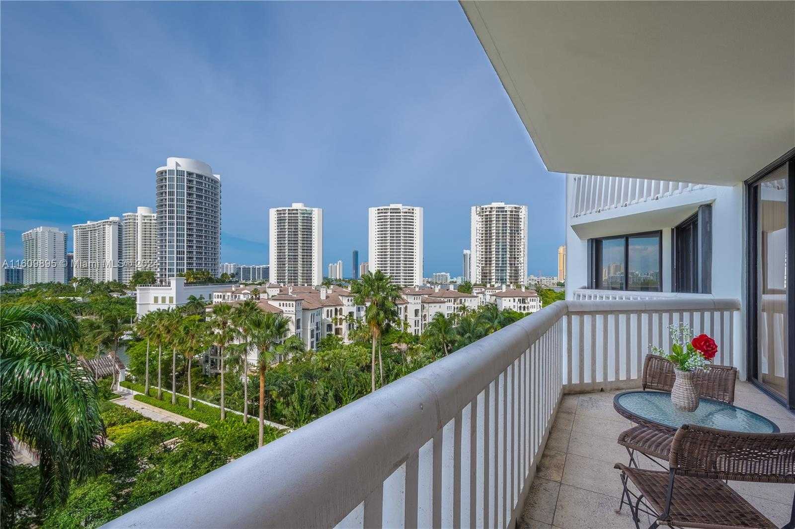 Small Image of 2000 ISLAND BLVD #910, Aventura Number 3