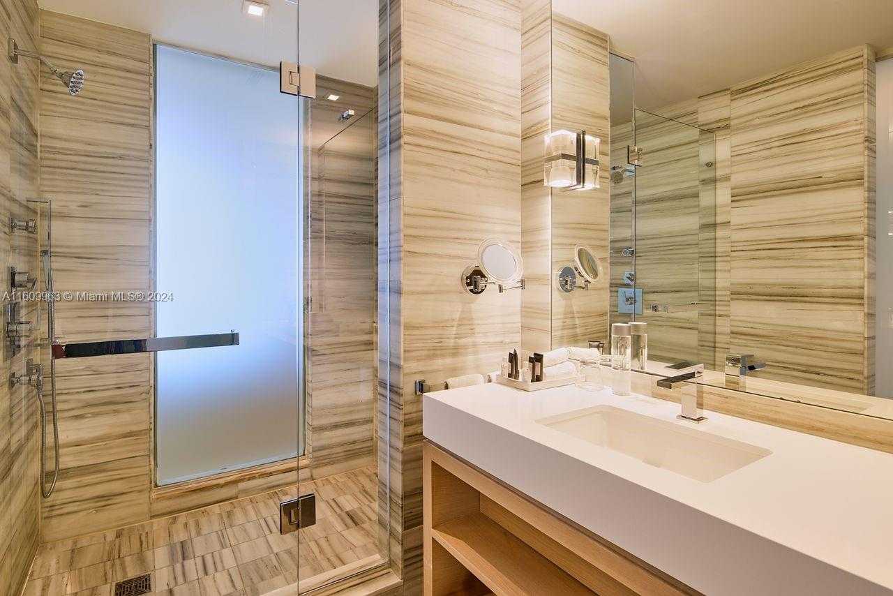 Small Image of 2201 COLLINS AVE #1718, Miami Beach Number 10