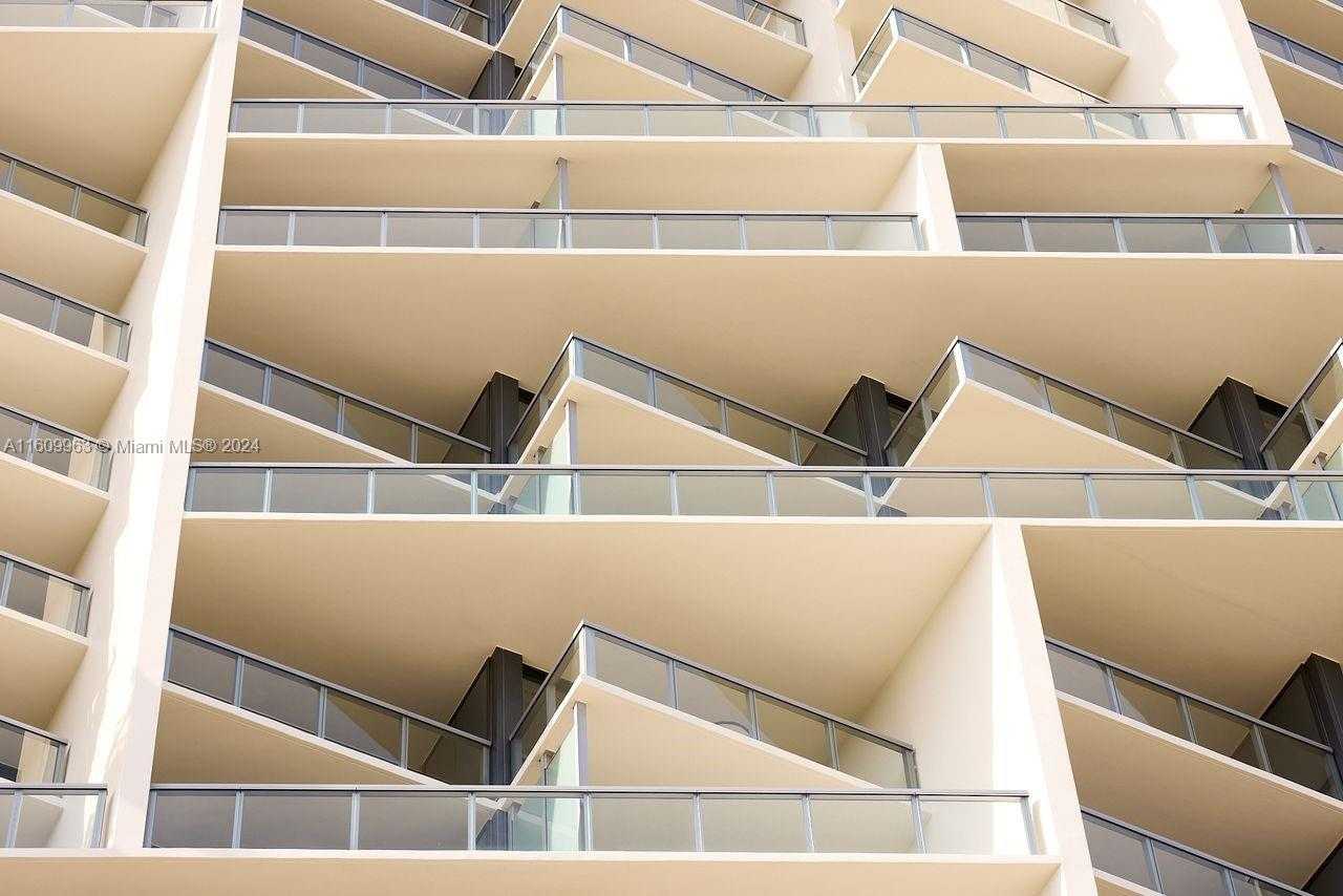 Small Image of 2201 COLLINS AVE #1718, Miami Beach Number 11