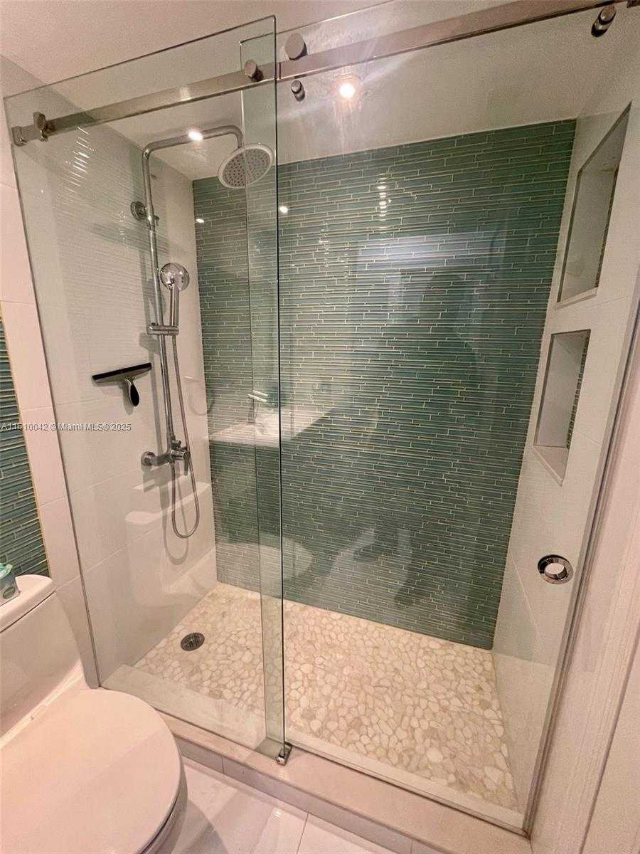 Small Image of Int'l Park Condominium, 11800 SW 18th St, Miami, FL 33175, USA Number 14