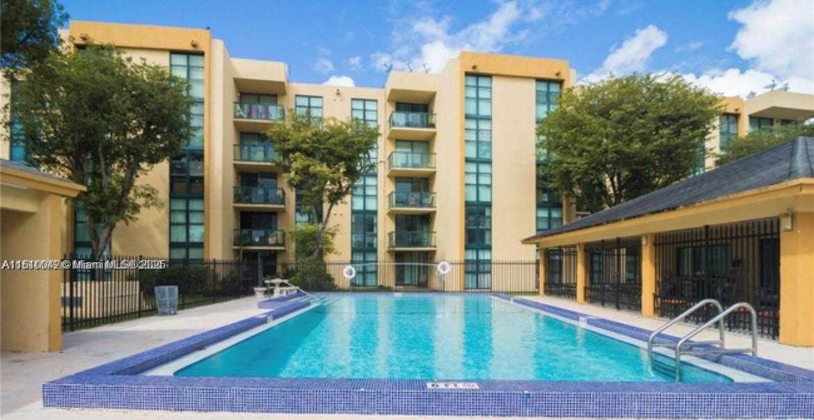 Small Image of Int'l Park Condominium, 11800 SW 18th St, Miami, FL 33175, USA Number 21