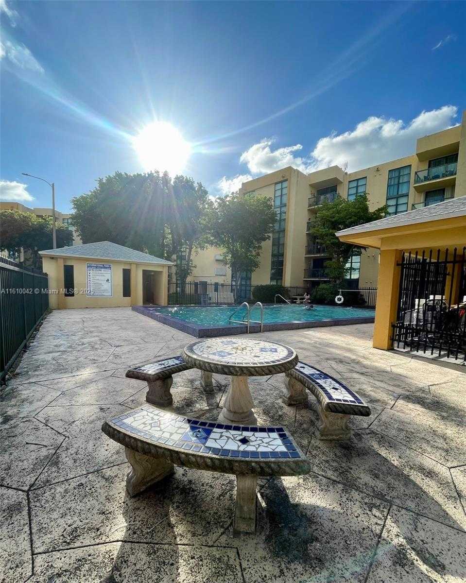 Small Image of Int'l Park Condominium, 11800 SW 18th St, Miami, FL 33175, USA Number 24
