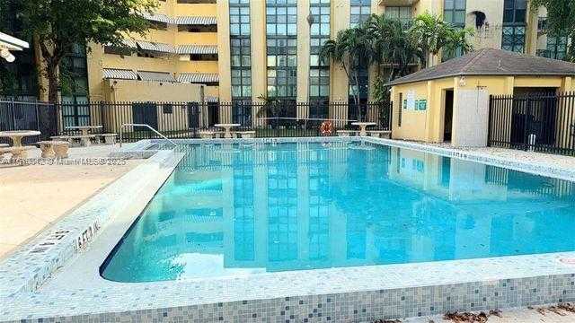 Small Image of Int'l Park Condominium, 11800 SW 18th St, Miami, FL 33175, USA Number 29