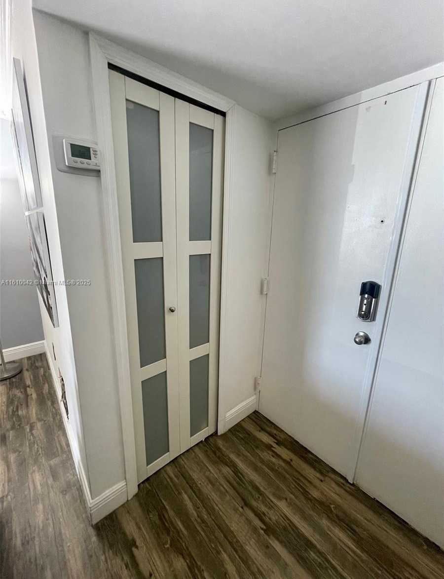 Small Image of Int'l Park Condominium, 11800 SW 18th St, Miami, FL 33175, USA Number 3