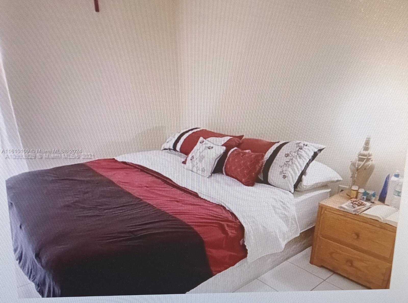 Small Image of 17620 ATLANTIC BLVD #207, Sunny Isles Beach Number 3