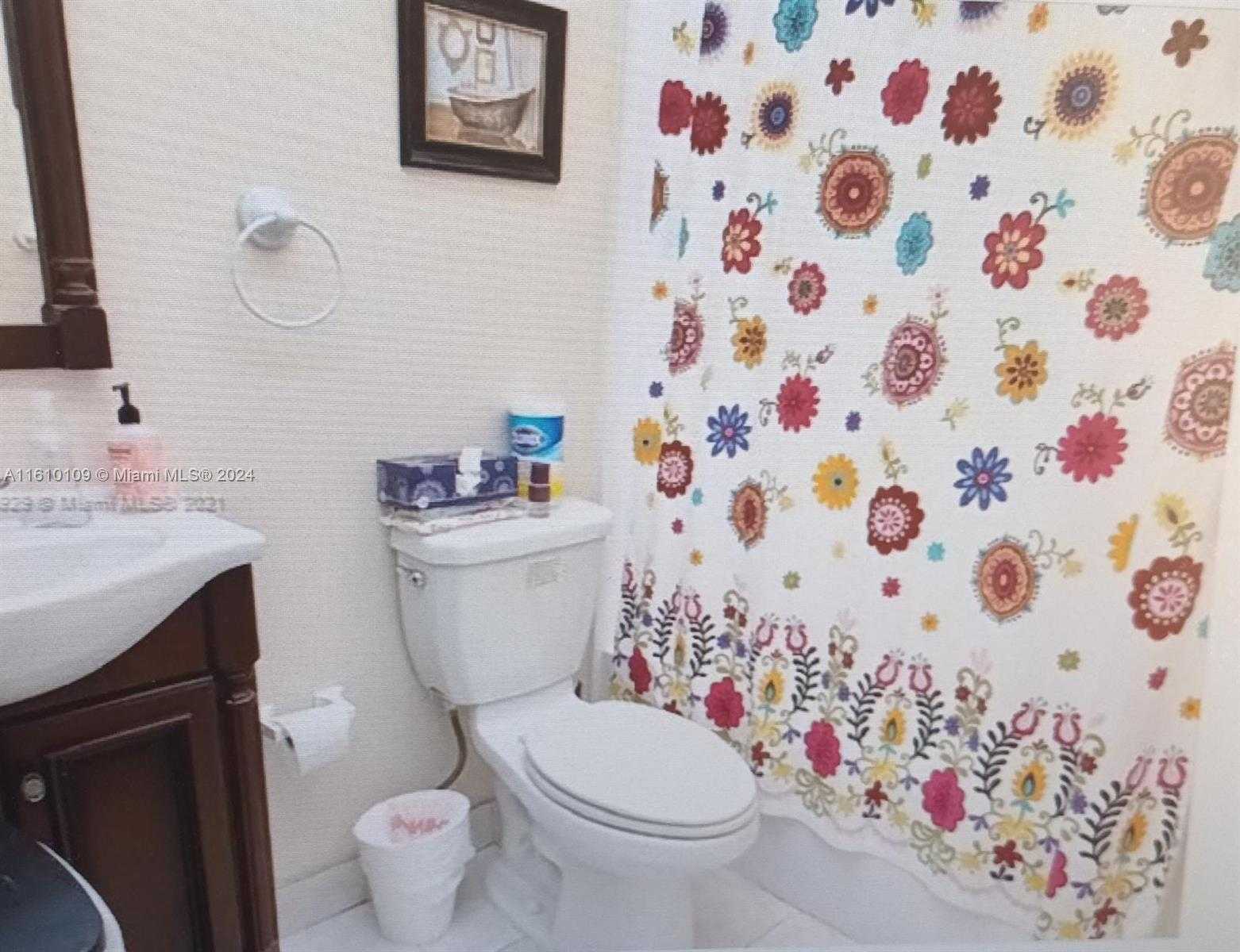 Small Image of 17620 ATLANTIC BLVD #207, Sunny Isles Beach Number 4