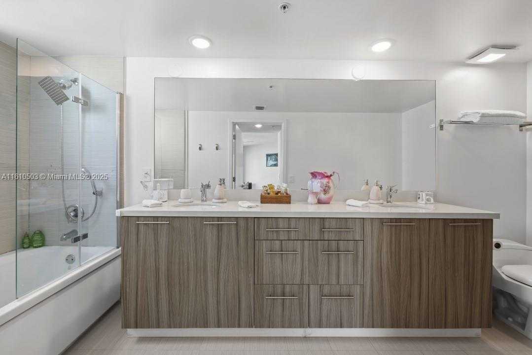 Small Image of 6700 INDIAN CREEK DR #1208, Miami Beach Number 13