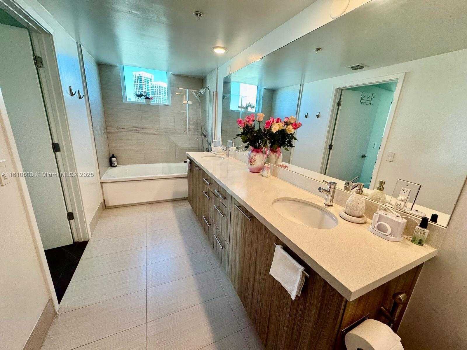 Small Image of 6700 INDIAN CREEK DR #1208, Miami Beach Number 14