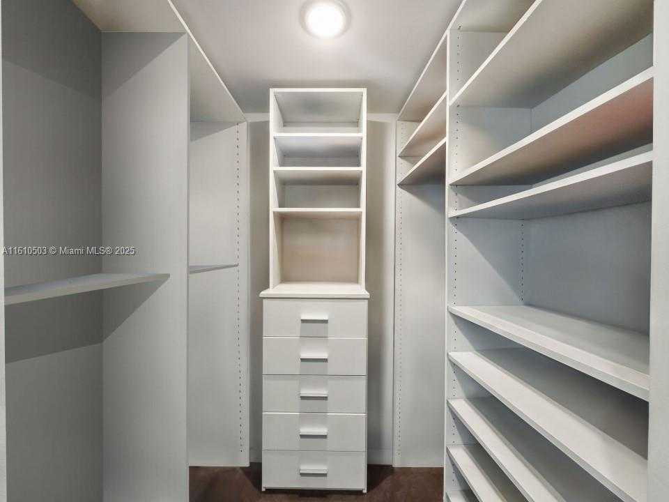 Small Image of 6700 INDIAN CREEK DR #1208, Miami Beach Number 16