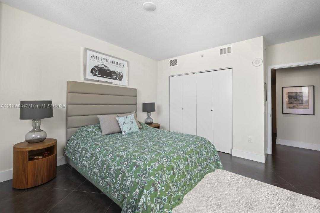 Small Image of 6700 INDIAN CREEK DR #1208, Miami Beach Number 20