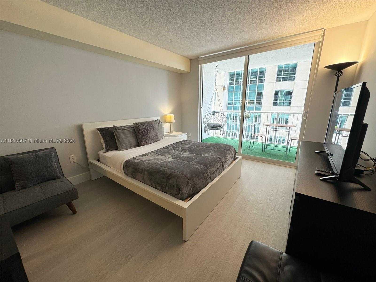 Small Image of 1200 BRICKELL BAY DR #1610, Miami Number 10