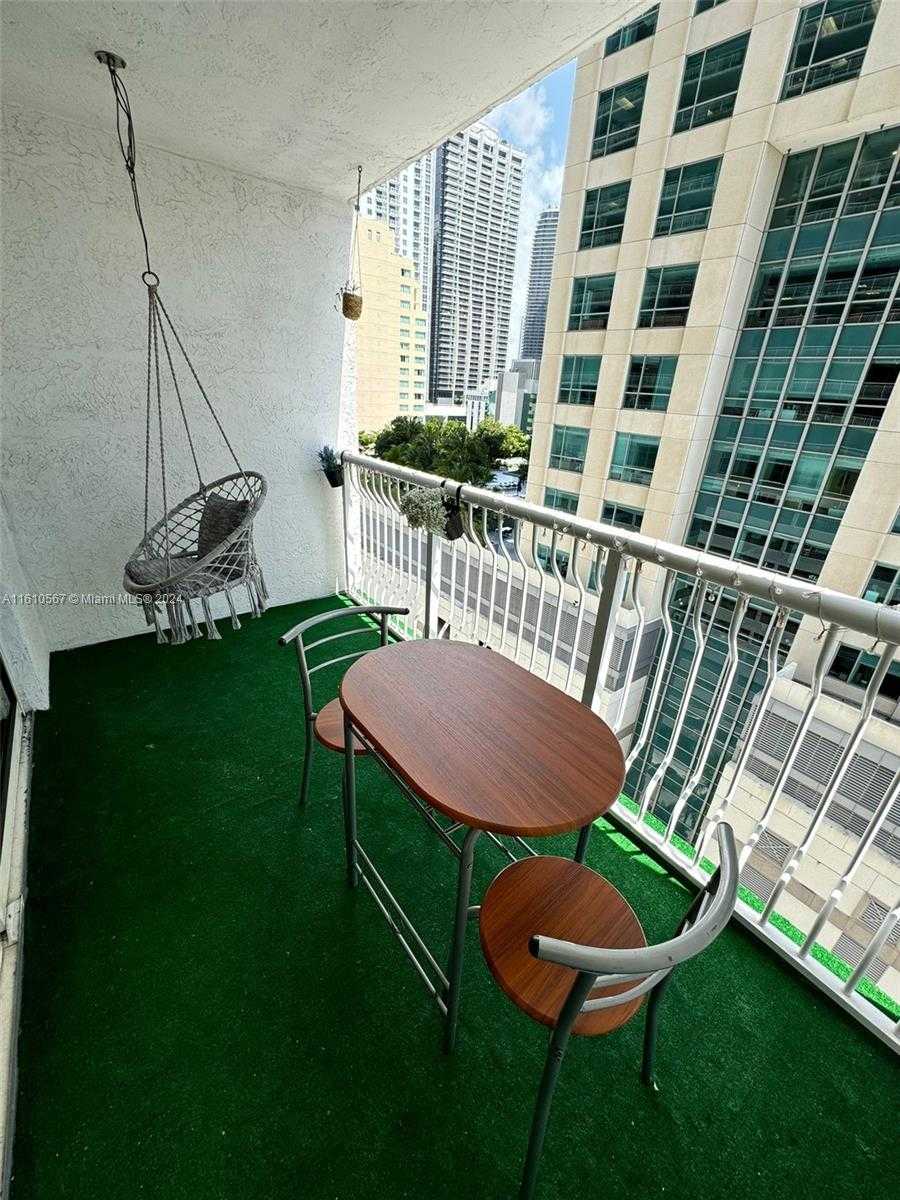Small Image of 1200 BRICKELL BAY DR #1610, Miami Number 12