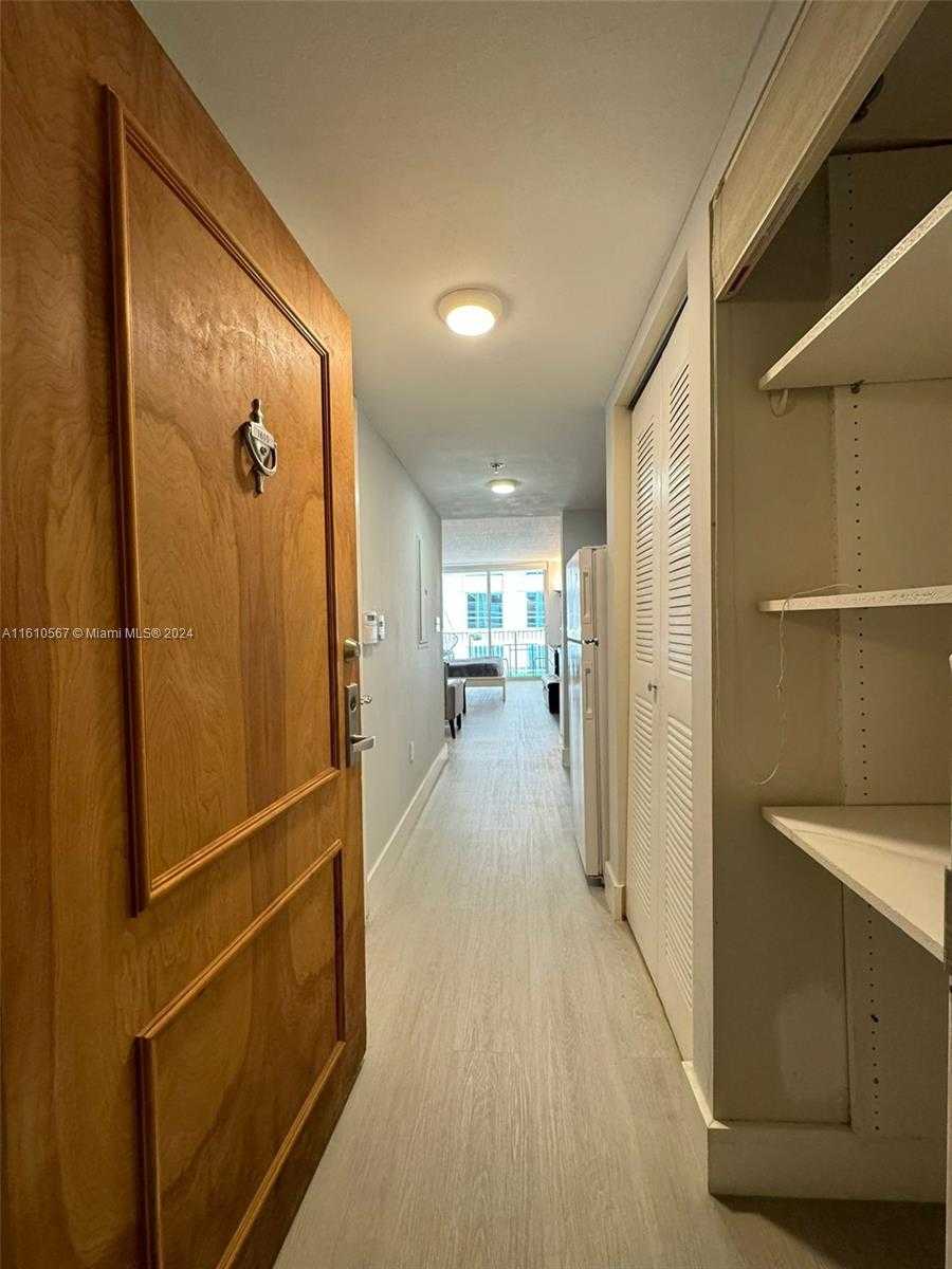 Small Image of 1200 BRICKELL BAY DR #1610, Miami Number 2