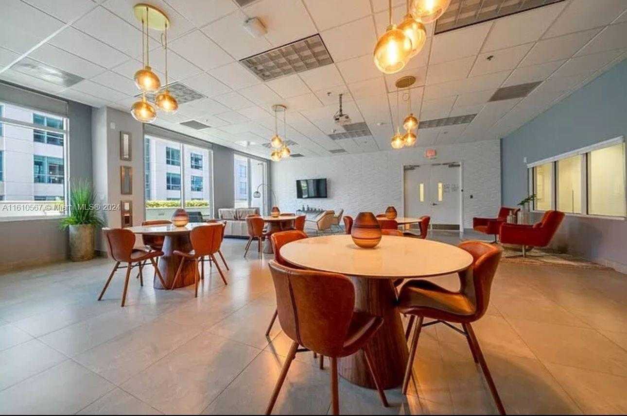 Small Image of 1200 BRICKELL BAY DR #1610, Miami Number 22